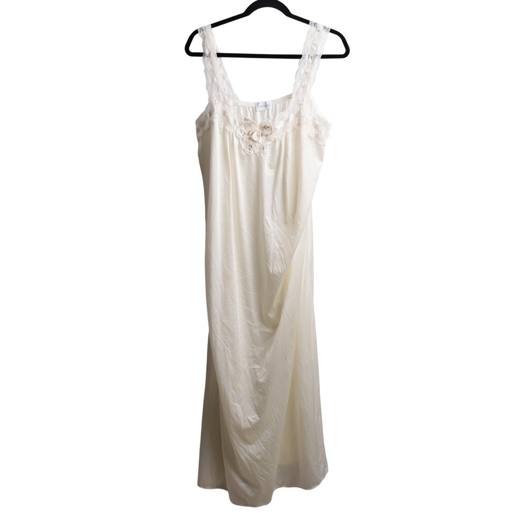 Lorraine Vintage White Lace Trim Nightgown Antron III Nylon USA Made M Bridal